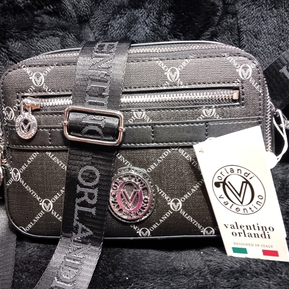 Valentino Orlandi Handbags - NWT Valentino Orlandi black crossbody